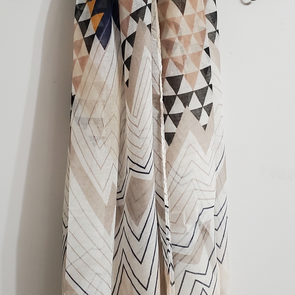 Scarf - Picture 4 of 4